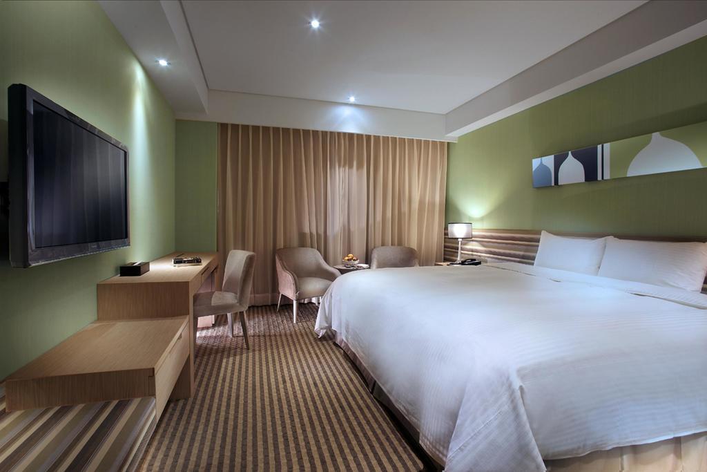 ปาร์คซิตี้ โฮเต็ล เซ็นทรัลไทจง Hotel ไถจง ภายนอก รูปภาพ